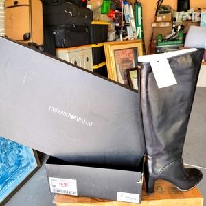 Beautiful completely new Emporio Armani leather boots